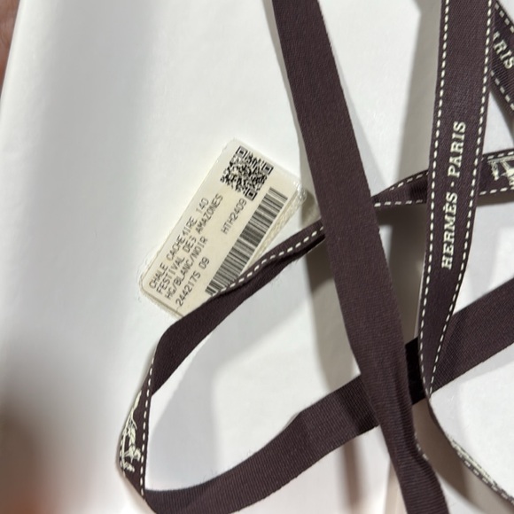 Hermes Shawl Scarf  Festival des Amazones Bandana Stole Cashmere Silk 140 NWT - Picture 6 of 14